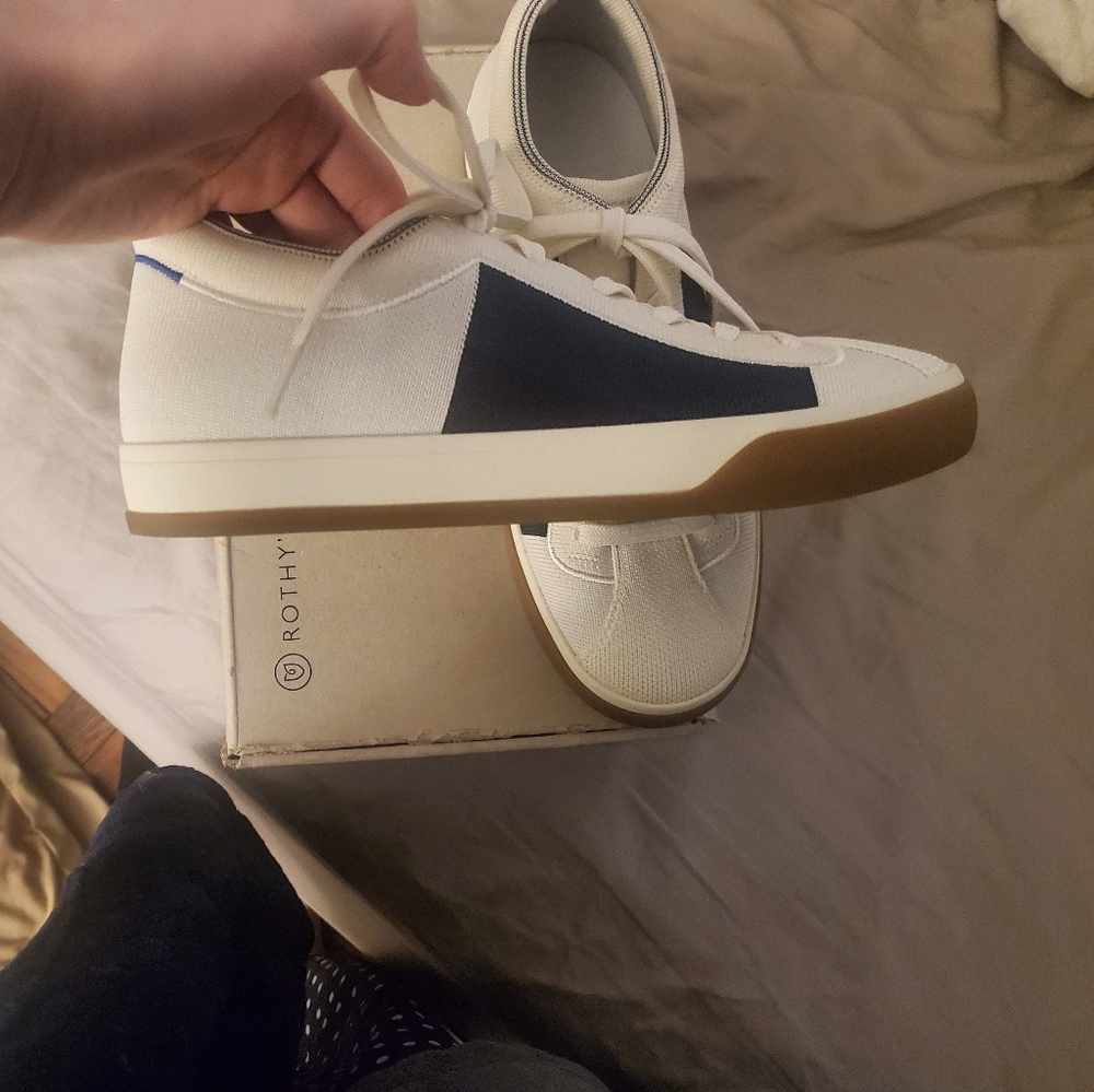Rothys- the lace up  Blackberry block